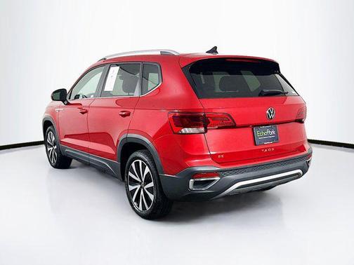 Kings Red Metallic 2023 Volkswagen Taos SE