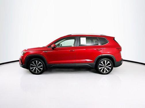 Kings Red Metallic 2023 Volkswagen Taos SE