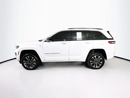 2022 Jeep Grand Cherokee 4xe Overland