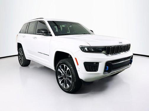2022 Jeep Grand Cherokee 4xe Overland