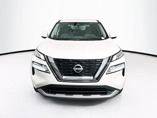 Pearl White Tricoat 2023 Nissan Rogue SV
