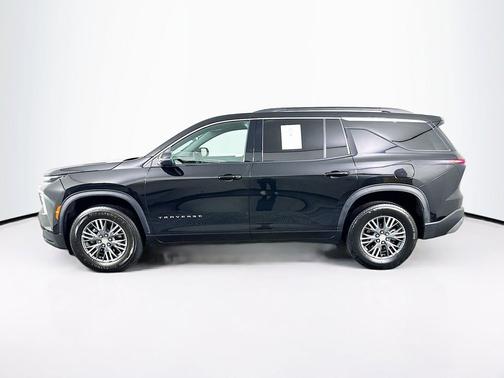 Mosaic Black Metallic 2025 Chevrolet Traverse LT