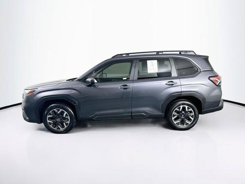 Magnetite Gray Metallic 2025 Subaru Forester Premium