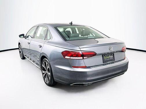 2022 Volkswagen Passat 2.0T SE