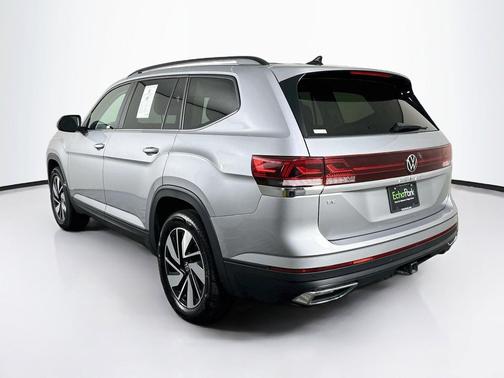 Silver Mist Metallic 2026 Volkswagen Atlas 2.0T SE w/Technology