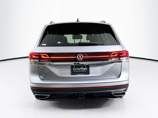 Silver Mist Metallic 2026 Volkswagen Atlas 2.0T SE w/Technology