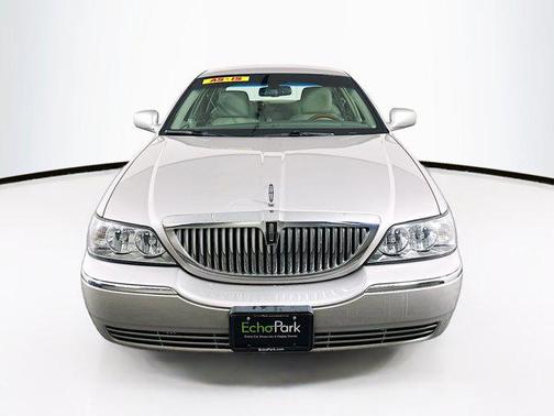 2011 Lincoln Town Car Signature