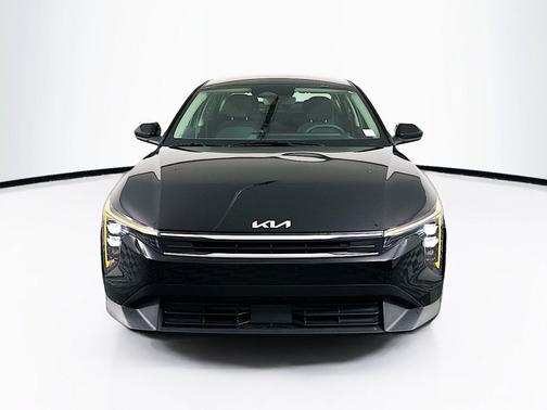 Aurora Black Pearl 2025 Kia K4 LXS