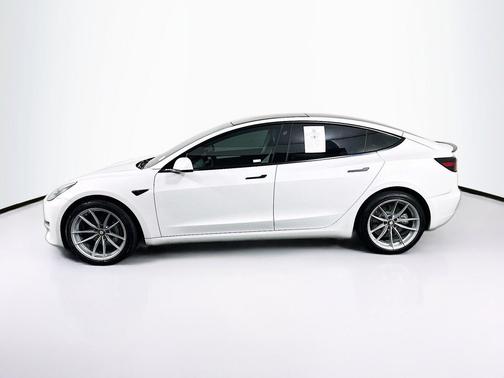 Pearl White Multi-Coat 2022 Tesla Model 3 Long Range