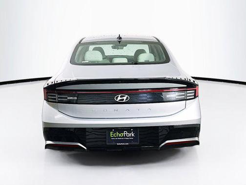 Aero Silver 2025 Hyundai SONATA SEL