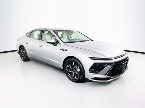 Aero Silver 2025 Hyundai SONATA SEL