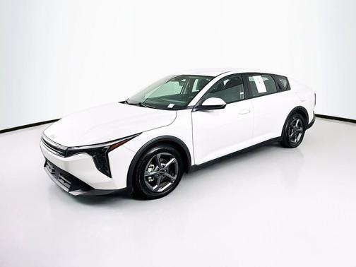Snow White Pearl 2025 Kia K4 LXS