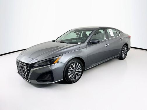 Gun Metallic 2025 Nissan Altima SV