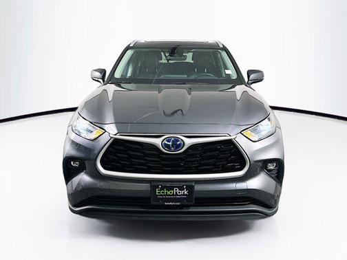 Magnetic Gray Metallic 2023 Toyota Highlander Hybrid XLE