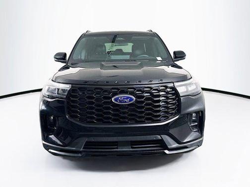 Agate Black Metallic 2025 Ford Explorer ST-Line