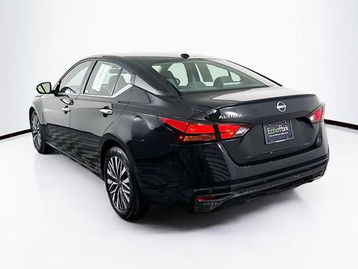 Super Black 2025 Nissan Altima SV