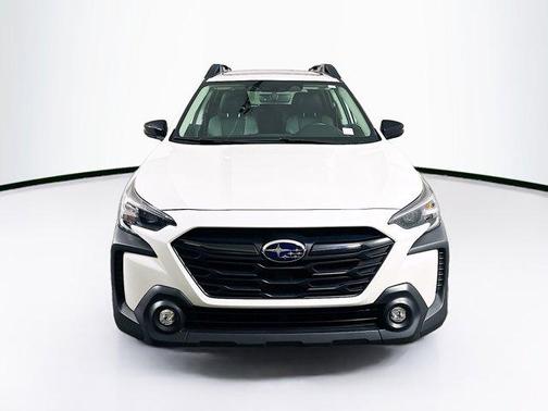 Crystal White Pearl 2025 Subaru Outback Onyx Edition