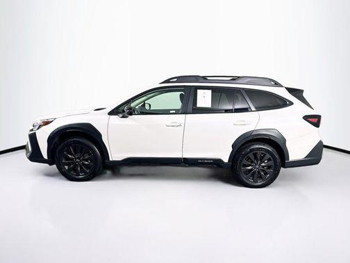 Crystal White Pearl 2025 Subaru Outback Onyx Edition
