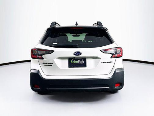 Crystal White Pearl 2025 Subaru Outback Onyx Edition