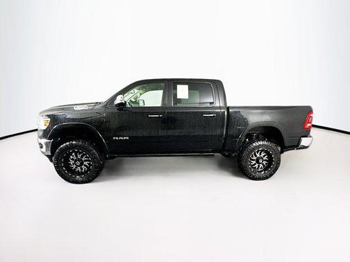 Diamond Black Crystal Pearlcoat 2020 RAM 1500 Laramie