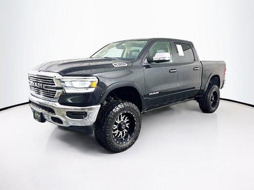 Diamond Black Crystal Pearlcoat 2020 RAM 1500 Laramie
