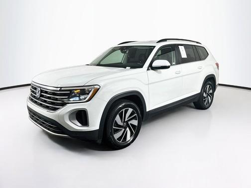 Pure White 2025 Volkswagen Atlas 2.0T SE w/Technology