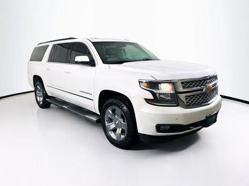 Iridescent Pearl Tricoat 2018 Chevrolet Suburban LT