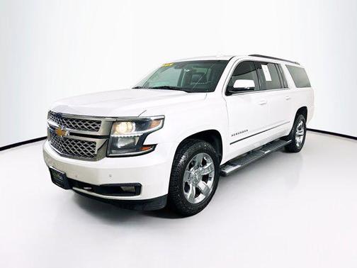 Iridescent Pearl Tricoat 2018 Chevrolet Suburban LT