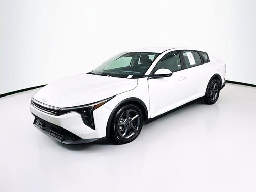 Snow White Pearl 2025 Kia K4 LXS