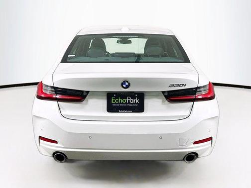 Skyscraper Grey Metallic 2025 BMW 330 i