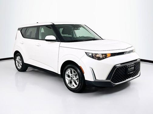 Snow White Pearl 2025 Kia Soul LX
