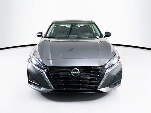 Gun Metallic 2025 Nissan Altima SV