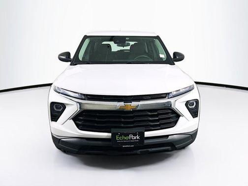 Summit White 2024 Chevrolet Trailblazer LS