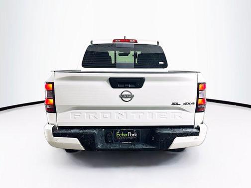 2024 Nissan Frontier SL