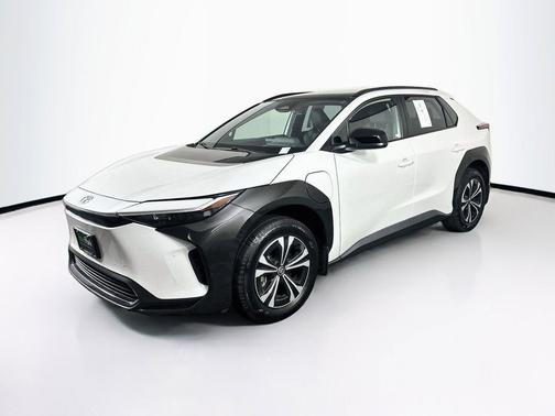 Wind Chill Pearl 2024 Toyota bZ4X XLE