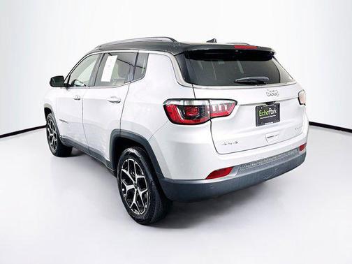 Silver Zynith Metallic Clearcoat 2025 Jeep Compass Limited