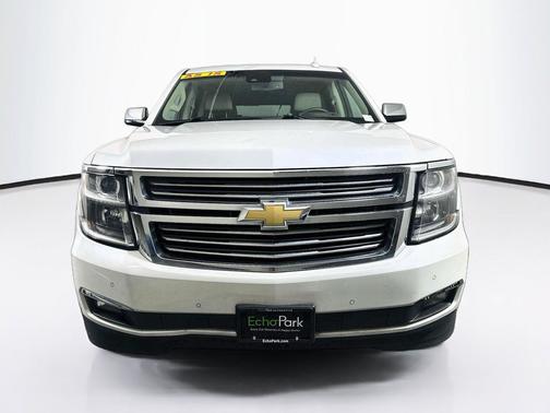Iridescent Pearl Tricoat 2016 Chevrolet Suburban LTZ