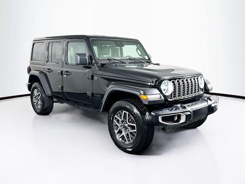 Black Clearcoat 2025 Jeep Wrangler Sahara