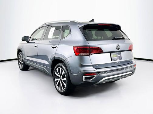 Gray 2024 Volkswagen Taos SE