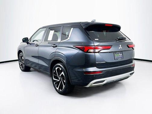 Graphite Gray 2024 Mitsubishi Outlander SE