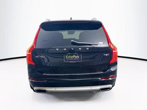 2018 Volvo XC90 T6 Momentum