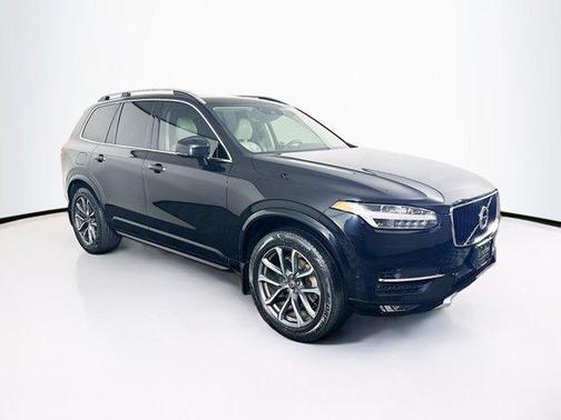 2018 Volvo XC90 T6 Momentum