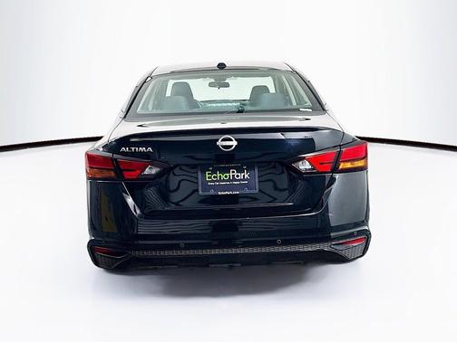 Super Black 2025 Nissan Altima SV