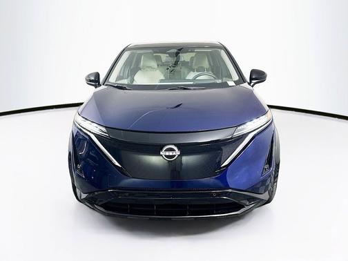 Deep Ocean Blue Pearl/Black Diamond Pearl 2023 Nissan ARIYA ENGAGE