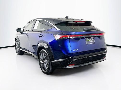 Deep Ocean Blue Pearl/Black Diamond Pearl 2023 Nissan ARIYA ENGAGE