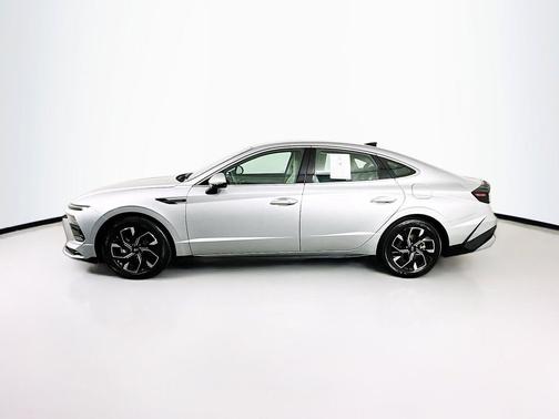 Aero Silver 2025 Hyundai SONATA SEL