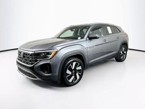 Platinum Gray Metallic 2025 Volkswagen Atlas Cross Sport 2.0T SE w/Technology