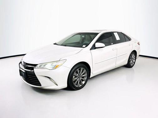 Blizzard Pearl 2015 Toyota Camry XLE