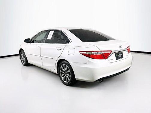 Blizzard Pearl 2015 Toyota Camry XLE