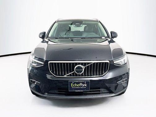 2025 Volvo XC40 Plus Bright Theme